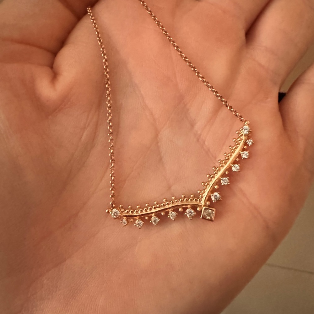 Kendra Scott Rose Gold Vern Necklace - Picture 2 of 5